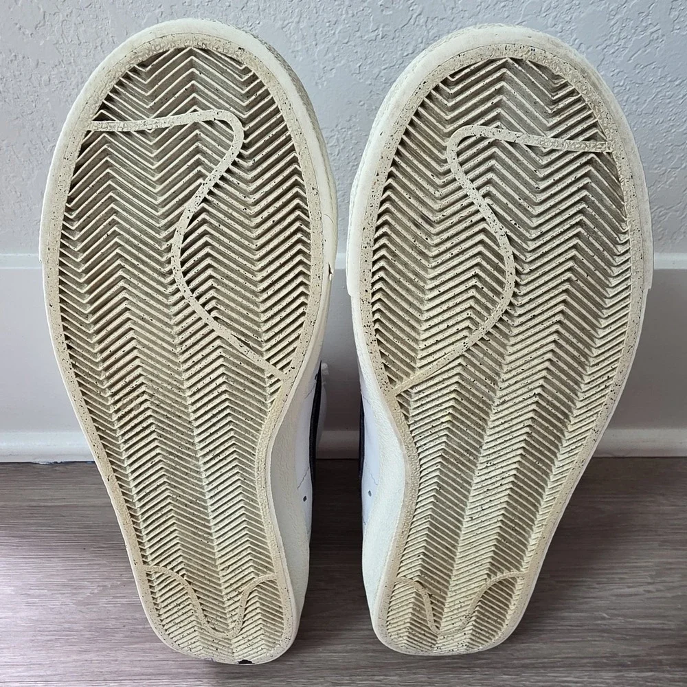 Nike Blazer Mid 77‎ Vintage White Black Sneakers Men 9.5 BQ6806-100